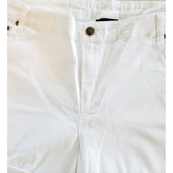 Las Olas 18 White‎ Denim Shorts Cuffed Hem Casual Summer NWT Pockets - Picture 3 of 9